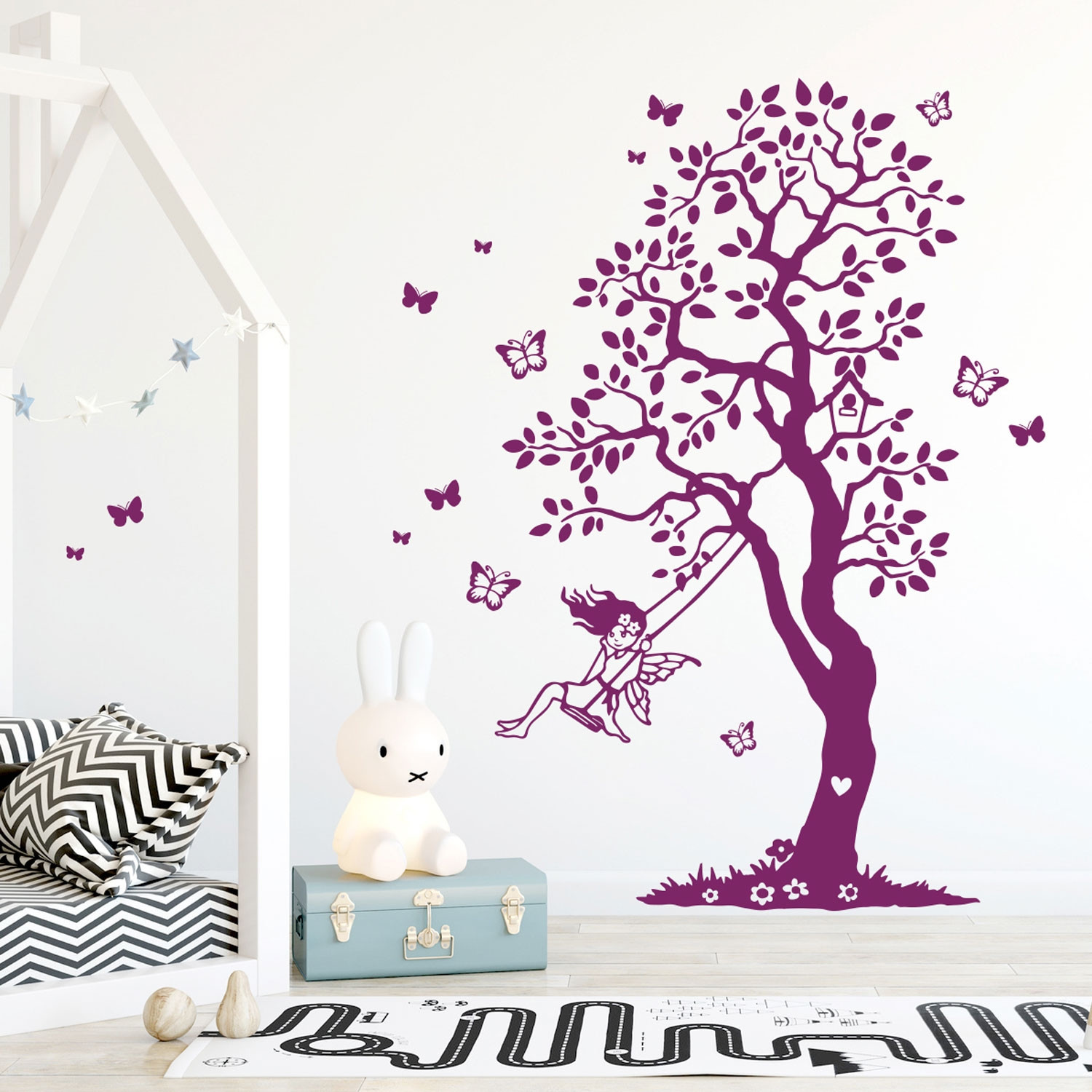 Wandtattoo Baum Elfe Fee auf Schaukel & Schmetterlinge Kinderzimmer  Wanddeko Wandgestaltung M2335 ~ Wandtattoos Elfentür, Tassen